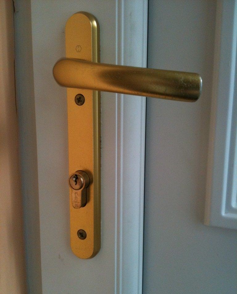 Standard uPVC door lock euro cylinders which are not resistant to lock snapping.